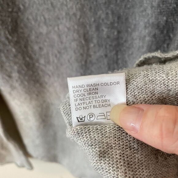 Fate Charcoal Gray to Light Grey Ombre Fuzzy Long Sleeve Soft Sweater Small - Picture 7 of 10